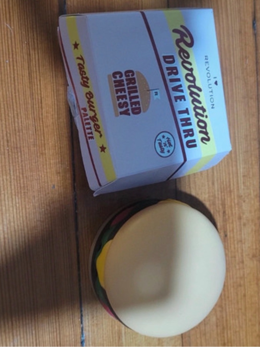 Vintage Revolution Grilled Cheesy Burger eye shadow set